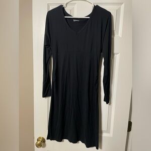 Gap maternity long sleeve midi soft dress (black)